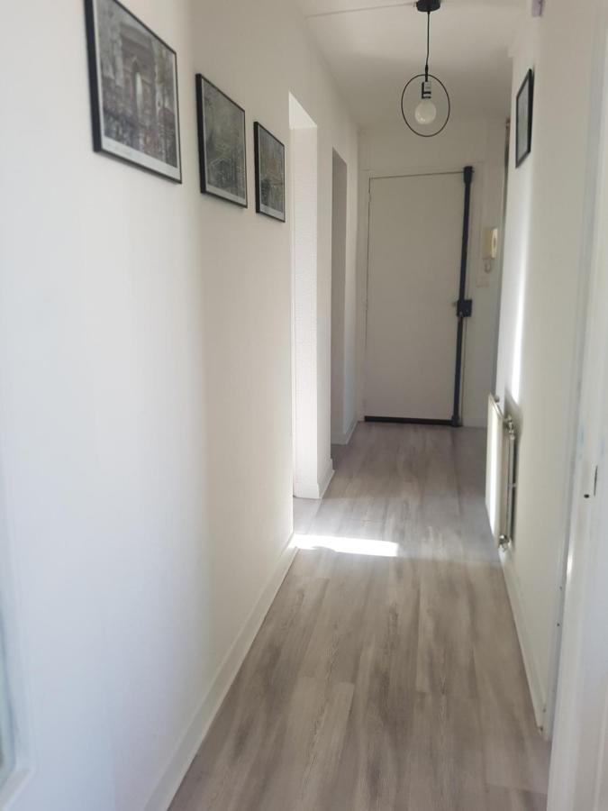 Logement Entier - Appartement T4 Hypercentre Dans Une Rue Calme - Stationnement Gratuit Tarbes Exterior photo